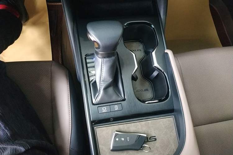 Used Lexus ES 2023 200 Excellence Edition Gear Lever
