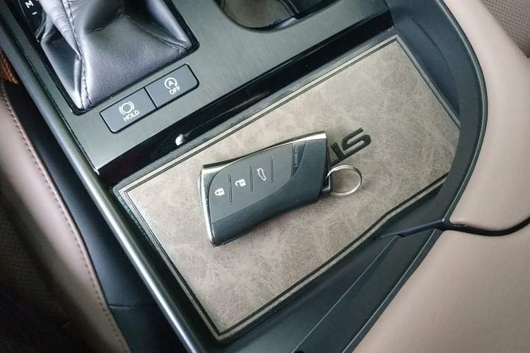 Used Lexus ES 2023 200 Excellence Edition Interior 1