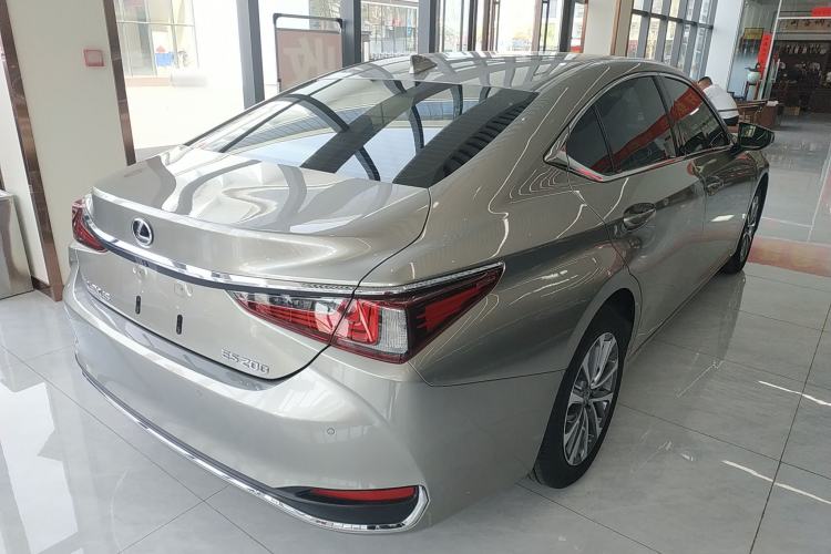 Used Lexus ES 2023 200 Excellence Edition Rear Right 45 Deg