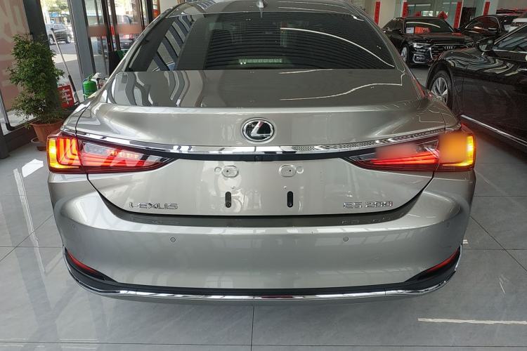 Used Lexus ES 2023 200 Excellence Edition Rear