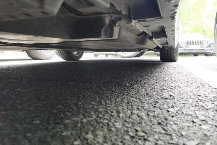 Used Lexus ES 2024 200 Premium Edition Chassis Rear Right