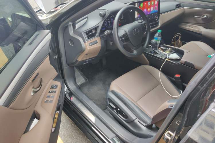Used Lexus ES 2024 200 Premium Edition Driver Seat