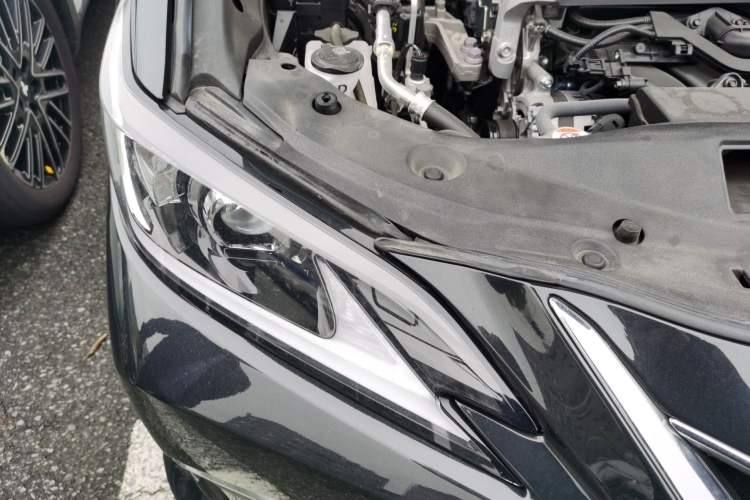 Used Lexus ES 2024 200 Premium Edition Engine Bay Right