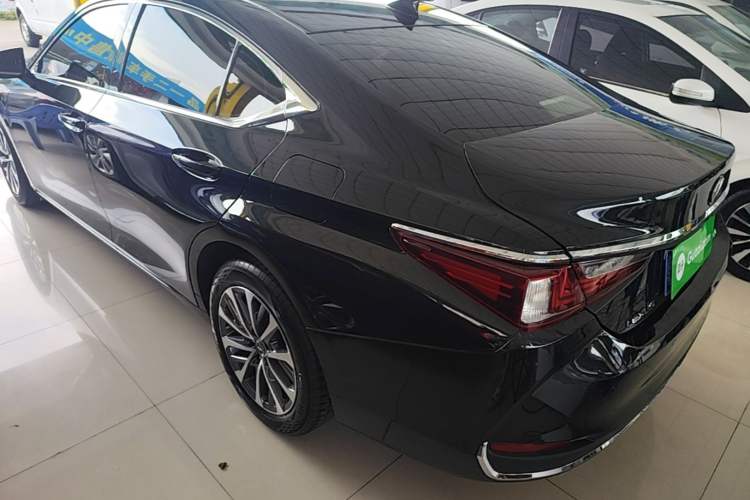 Used Lexus ES 2024 200 Premium Edition Exterior 2