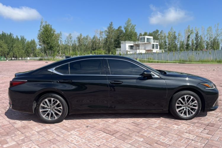 Used Lexus ES 2024 200 Premium Edition Exterior 3