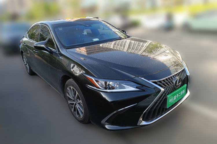 Used Lexus ES 2024 200 Premium Edition Front Right 45 Deg