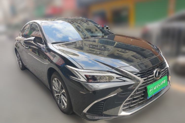 Used Lexus ES 2024 200 Premium Edition Front Right 45 Deg