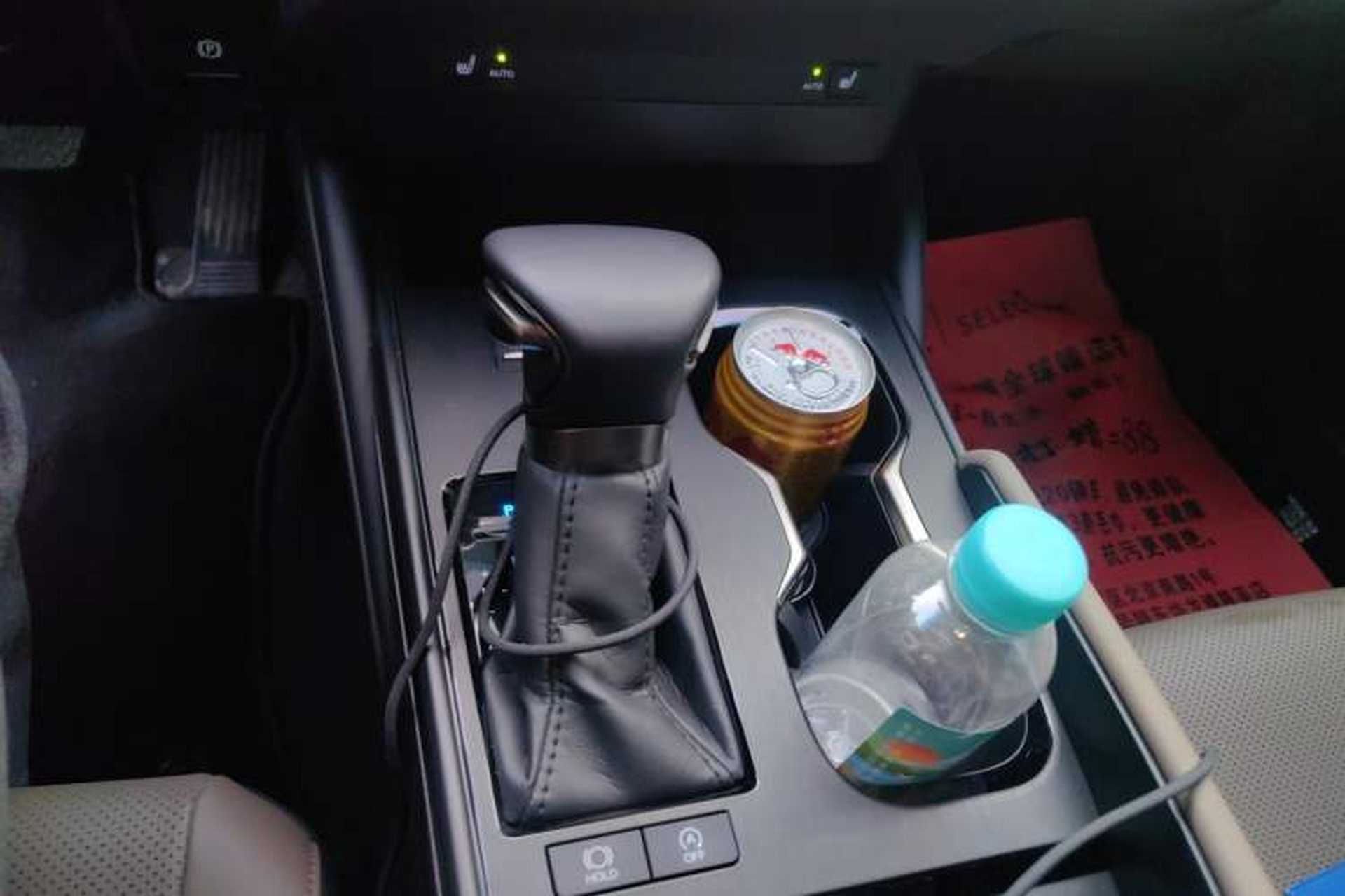 Used Lexus ES 2024 200 Premium Edition Gear Lever