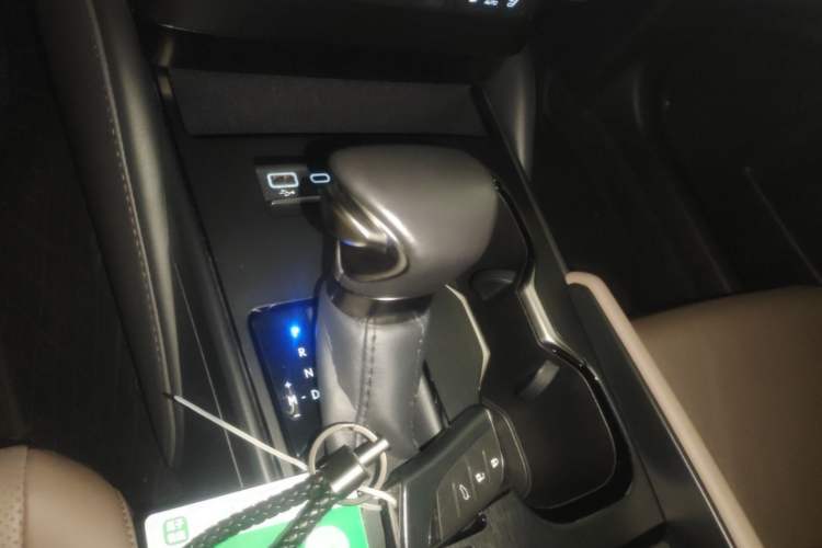 Used Lexus ES 2024 200 Premium Edition Gear Lever