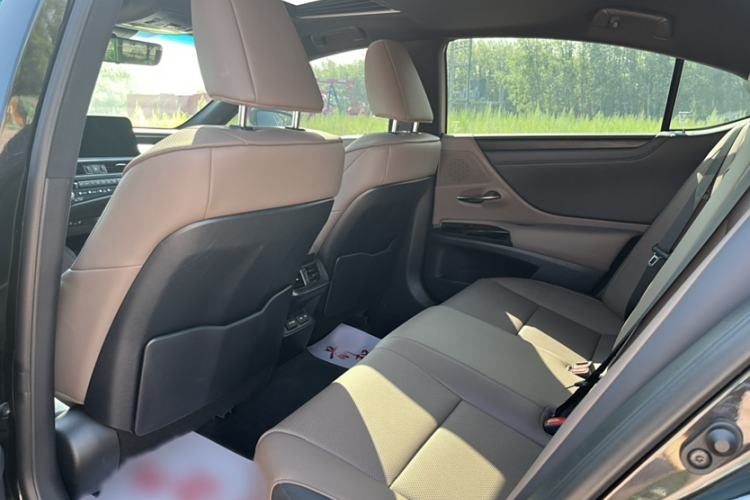 Used Lexus ES 2024 200 Premium Edition Interior 3