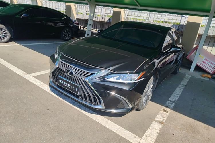 Lexus ES 2024 200 Premium Edition