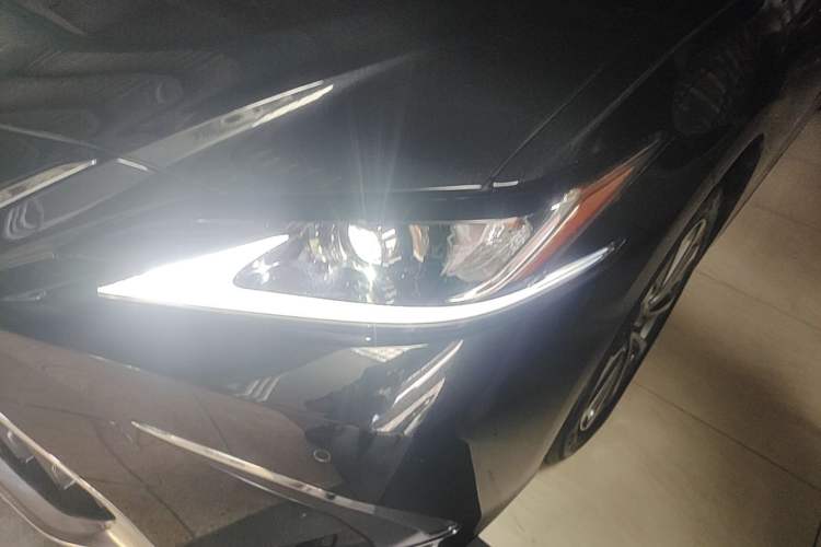 Used Lexus ES 2024 200 Premium Edition Left Front Headlight