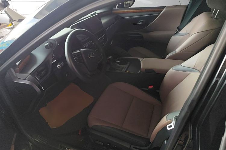 Used Lexus ES 2024 200 Premium Edition Left Front Seat