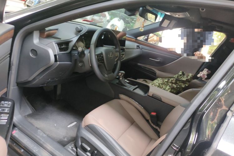 Used Lexus ES 2024 200 Premium Edition Left Front Seat