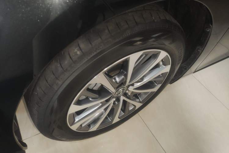 Used Lexus ES 2024 200 Premium Edition Left Front Wheel Hub