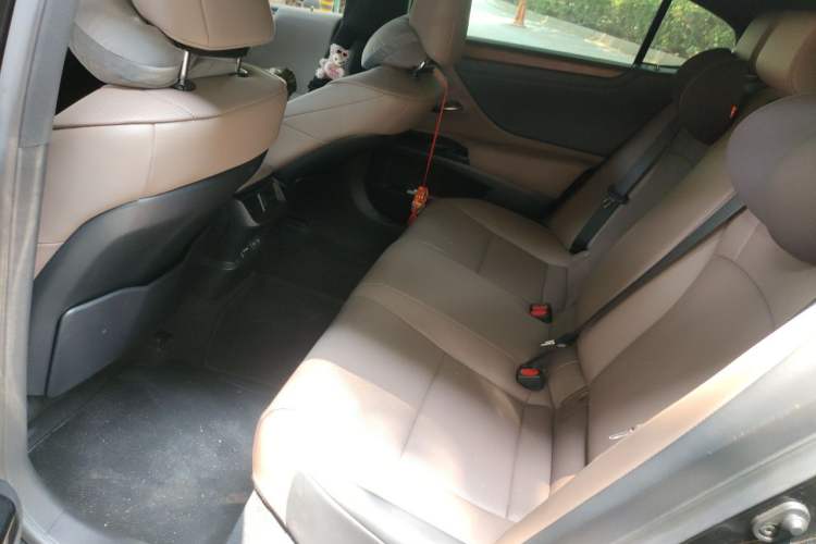 Used Lexus ES 2024 200 Premium Edition Left Rear Seat