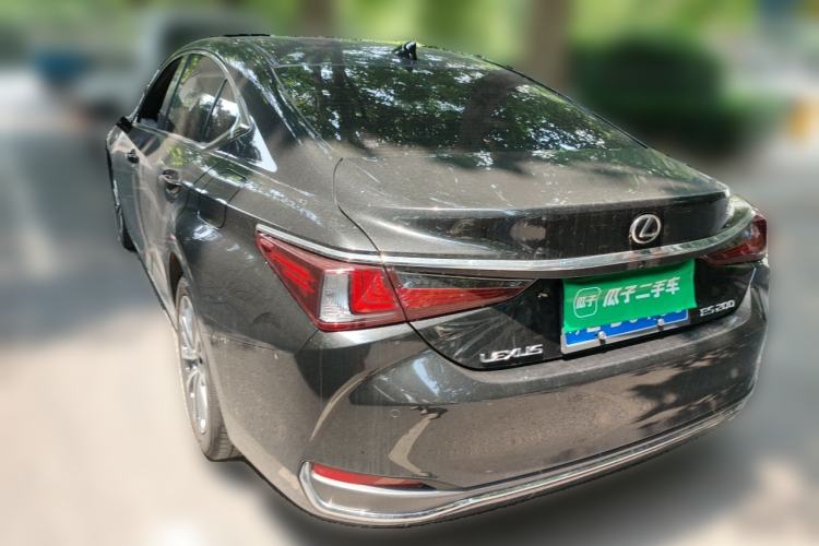 Used Lexus ES 2024 200 Premium Edition Rear Left 45 Deg