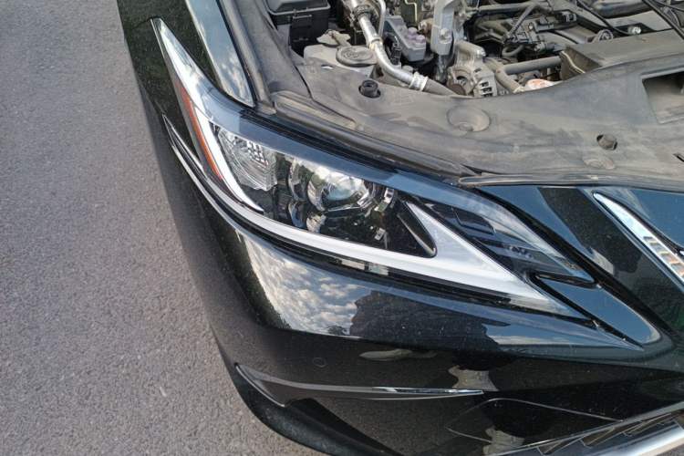 Used Lexus ES 2024 200 Premium Edition Right Front Headlight