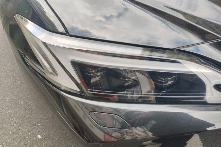 Used Lexus ES 2024 200 Premium Edition Right Front Headlight