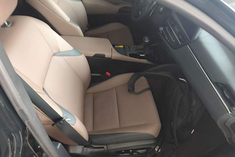 Used Lexus ES 2024 200 Premium Edition Right Front Seat