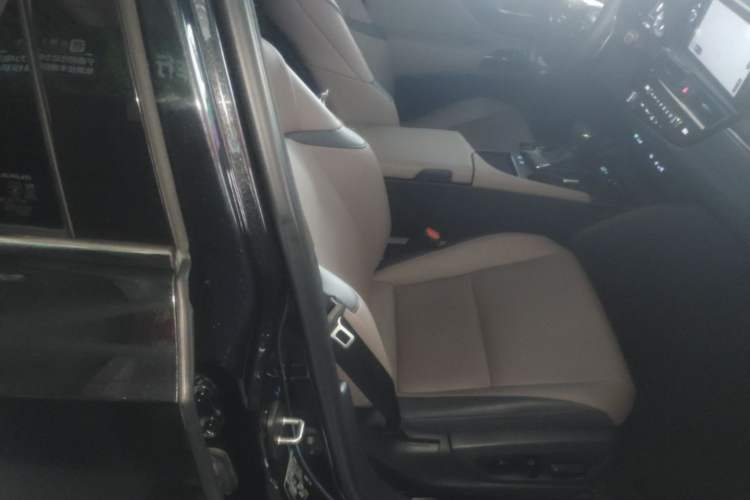 Used Lexus ES 2024 200 Premium Edition Right Front Seat