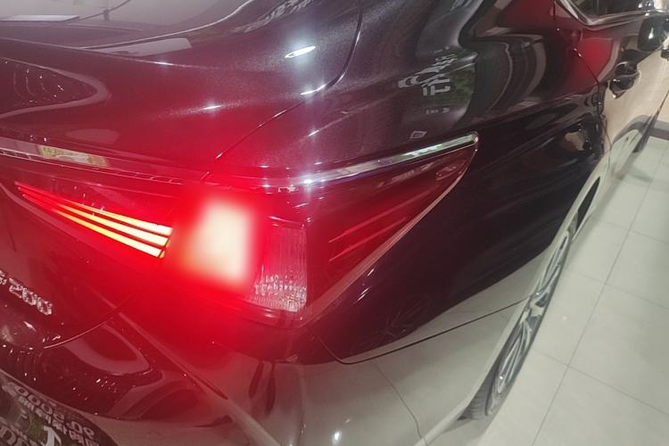 Used Lexus ES 2024 200 Premium Edition Right Rear Taillight
