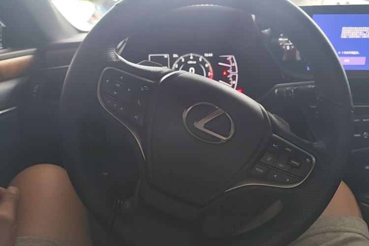 Used Lexus ES 2024 200 Premium Edition Steering Wheel