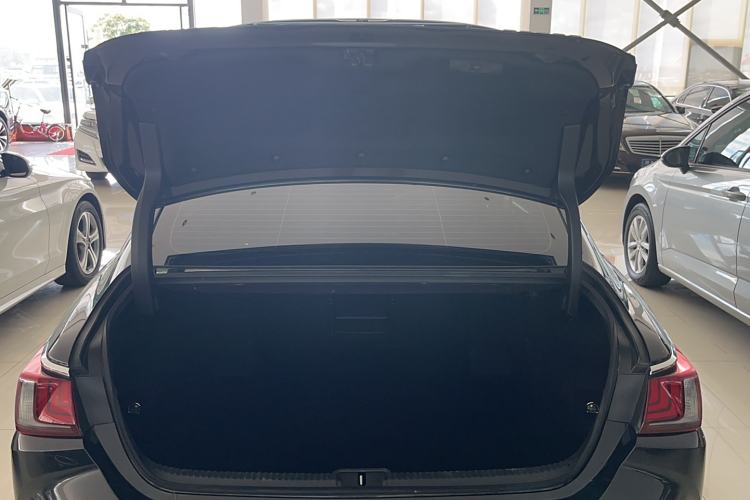 Used Lexus ES 2024 200 Premium Edition Trunk