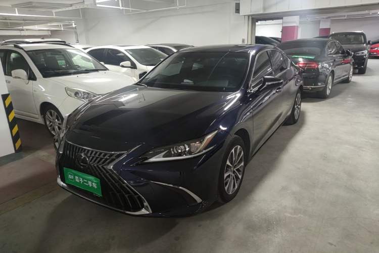 Lexus ES 2024 200 Premium Edition