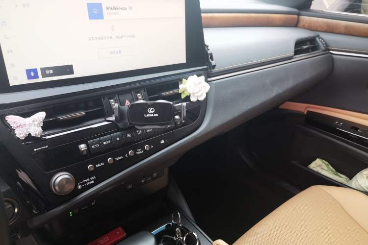 Used Lexus ES 2024 200 Premium Edition Audio And AC Panel