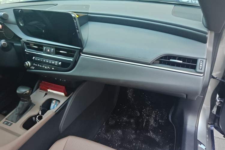 Used Lexus ES 2024 200 Premium Edition Audio And AC Panel