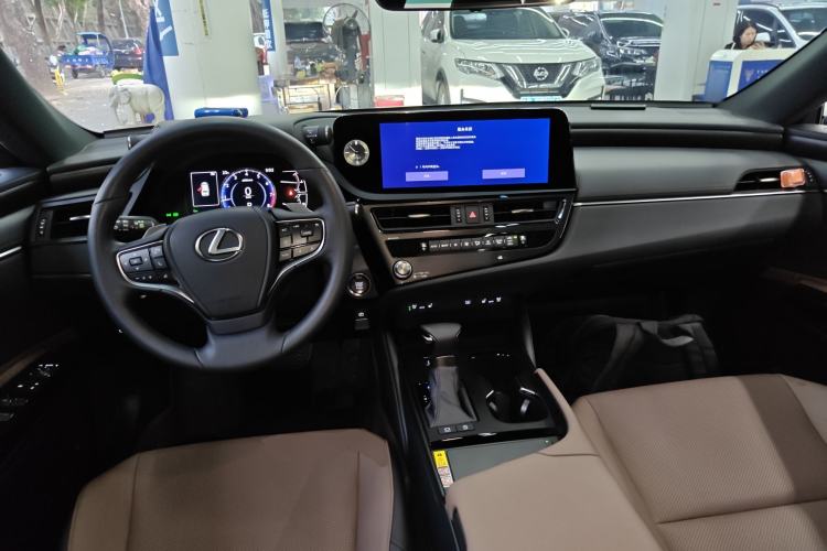 Used Lexus ES 2024 200 Premium Edition Center Console