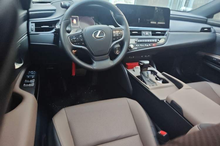 Used Lexus ES 2024 200 Premium Edition Center Console