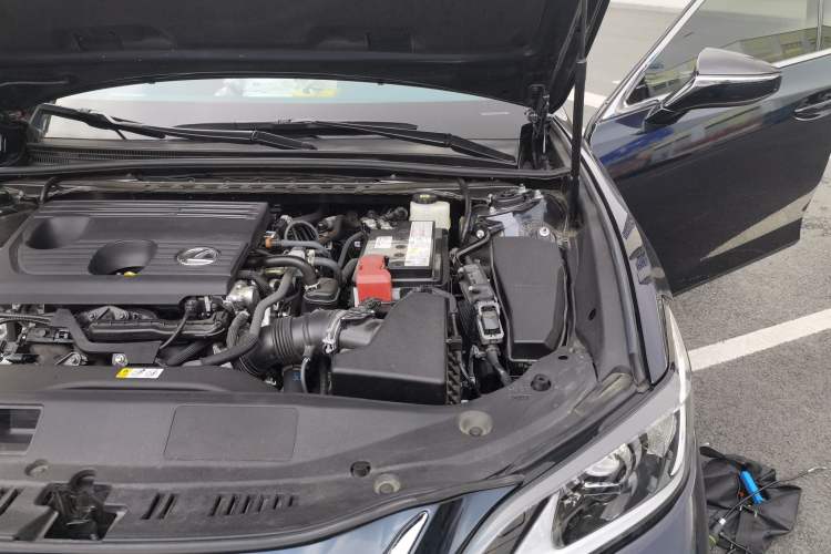 Used Lexus ES 2024 200 Premium Edition Engine Bay Left