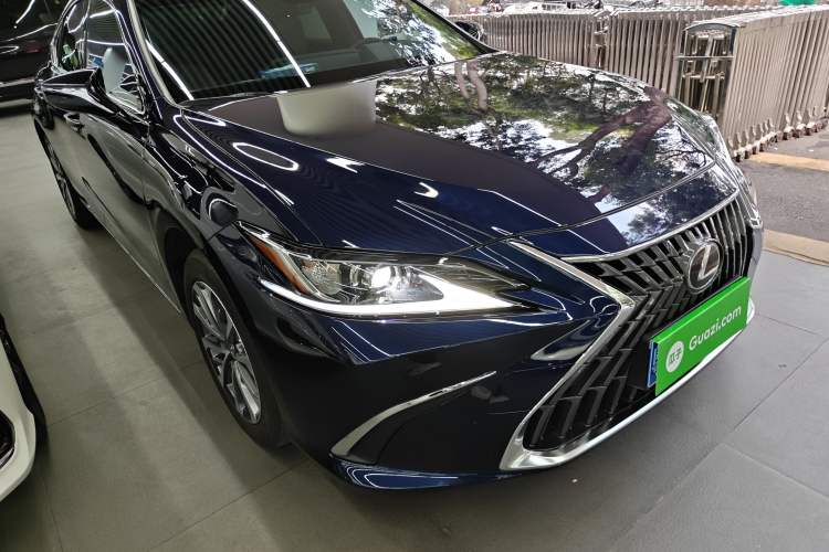Used Lexus ES 2024 200 Premium Edition Exterior 1