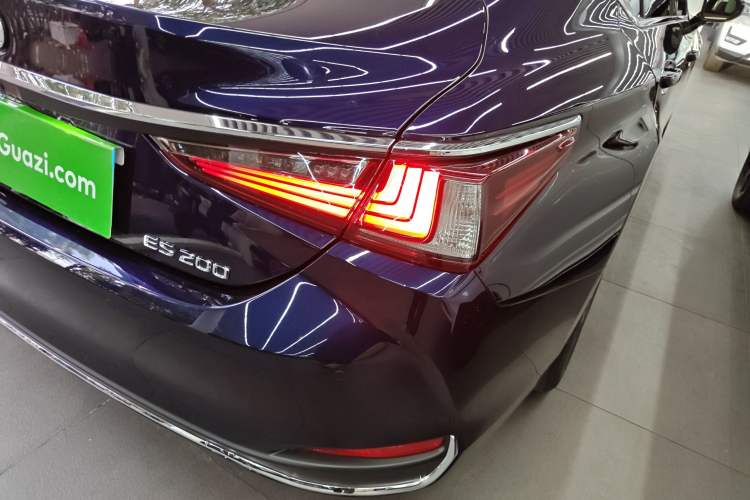 Used Lexus ES 2024 200 Premium Edition Exterior 3