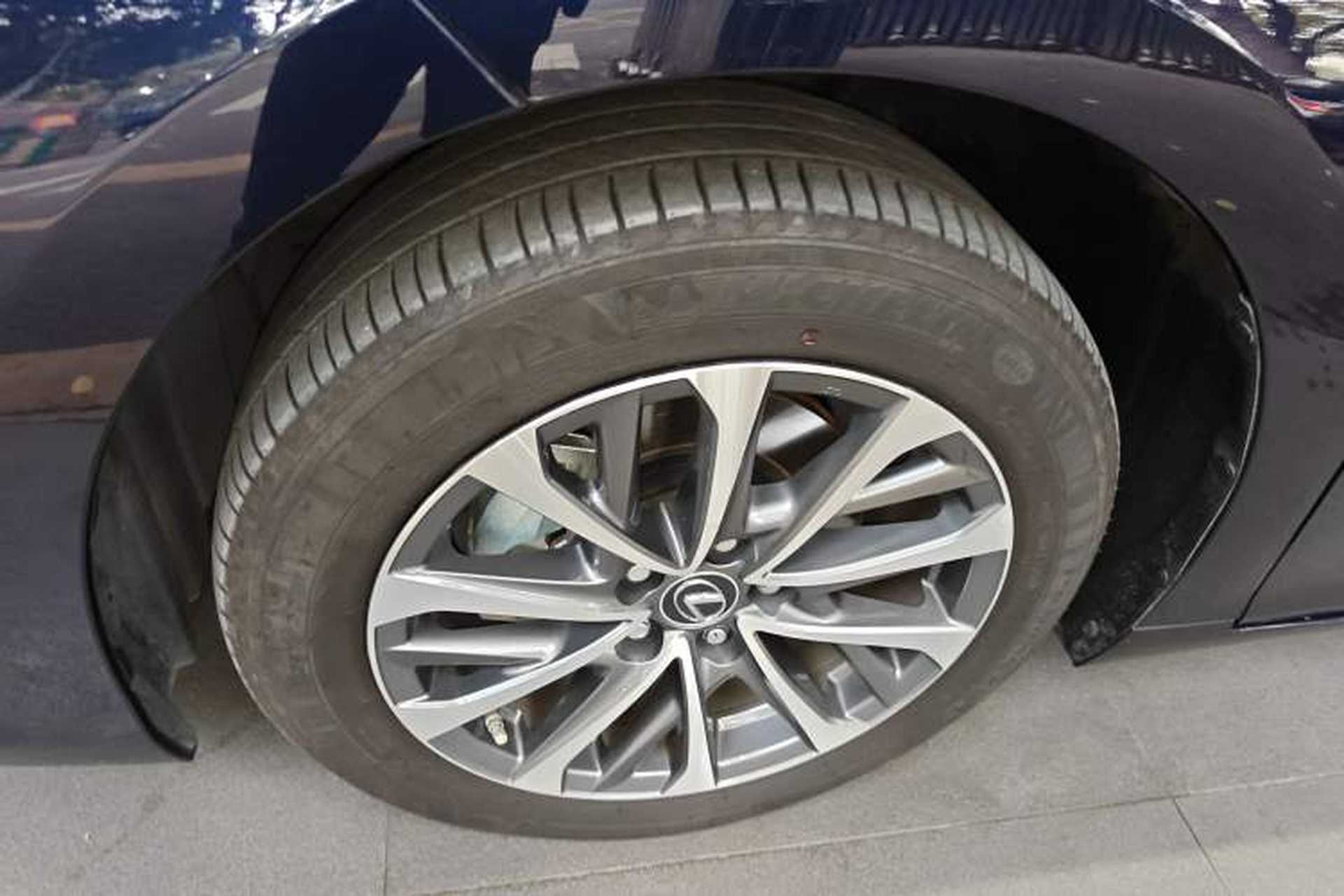 Used Lexus ES 2024 200 Premium Edition Exterior 4