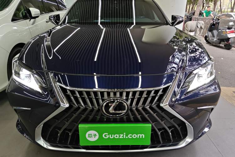 Used Lexus ES 2024 200 Premium Edition Front
