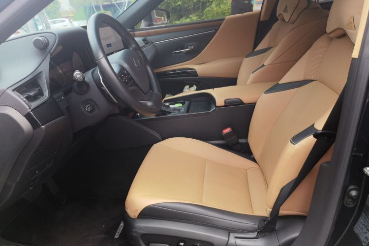 Used Lexus ES 2024 200 Premium Edition Left Front Seat