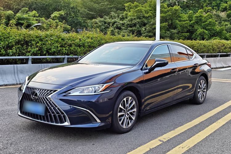 Lexus ES 2024 200 Premium Edition