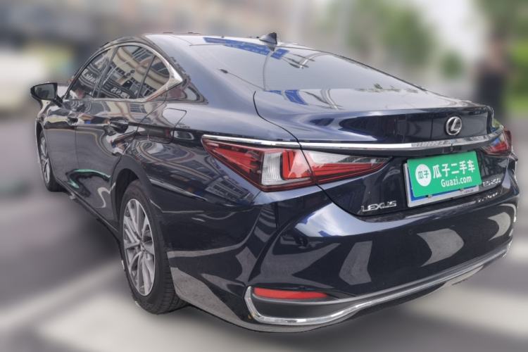 Used Lexus ES 2024 200 Premium Edition Rear Left 45 Deg