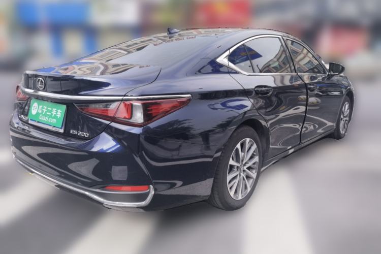 Used Lexus ES 2024 200 Premium Edition Rear Right 45 Deg
