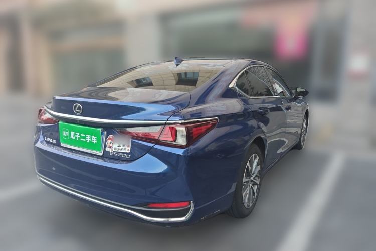 Used Lexus ES 2024 200 Premium Edition Rear Right 45 Deg