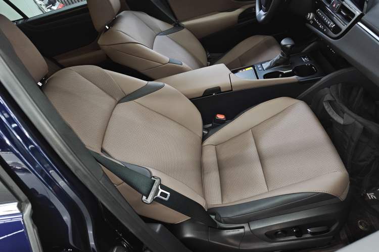 Used Lexus ES 2024 200 Premium Edition Right Front Seat