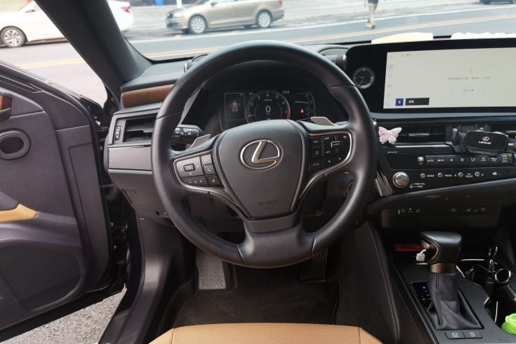 Used Lexus ES 2024 200 Premium Edition Steering Wheel