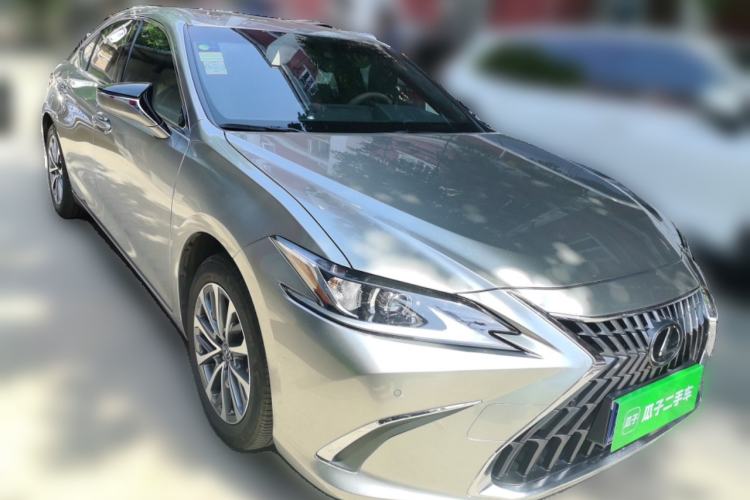 Used Lexus ES 2024 200 Premium Edition Front Right 45 Deg