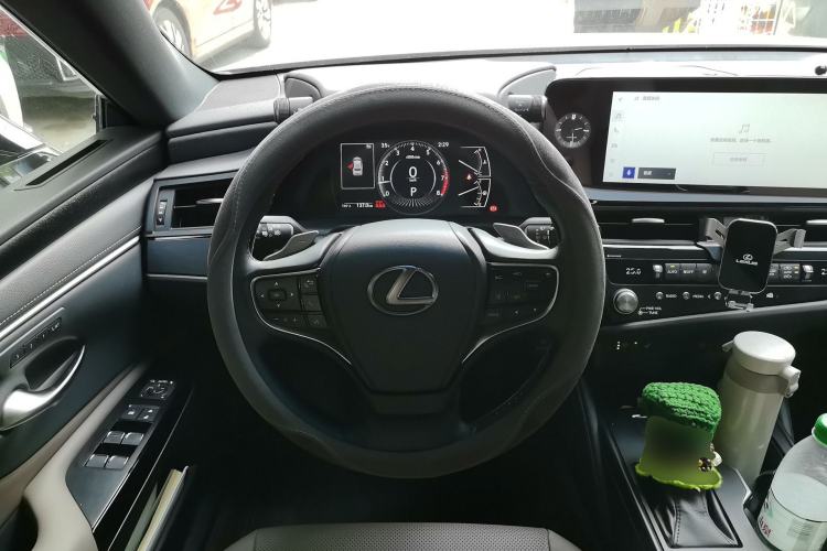 Used Lexus ES 2024 200 Premium Edition Steering Wheel