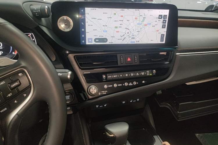 Used Lexus ES 2024 200 Premium Edition Audio And AC Panel