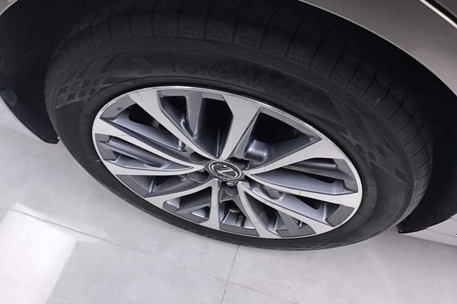 Used Lexus ES 2024 200 Premium Edition Exterior 5