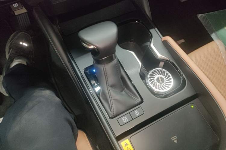 Used Lexus ES 2024 200 Premium Edition Gear Lever